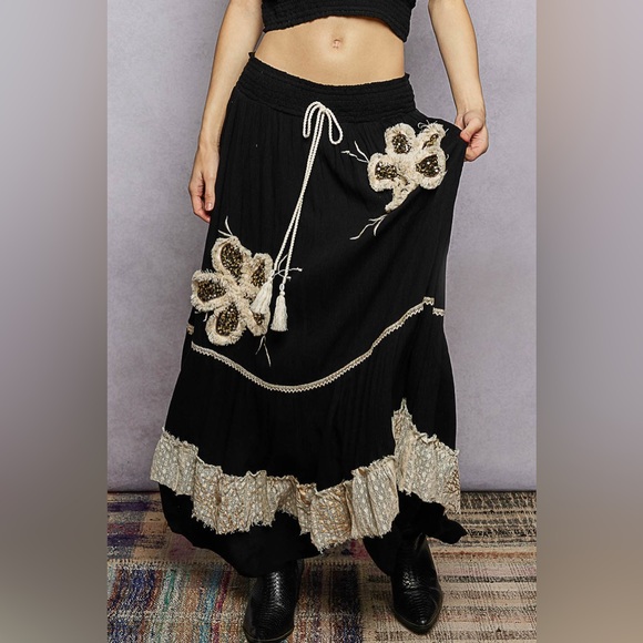 POL Dresses & Skirts - PB2 New POL Elegant Black and Cream Maxi Skirt